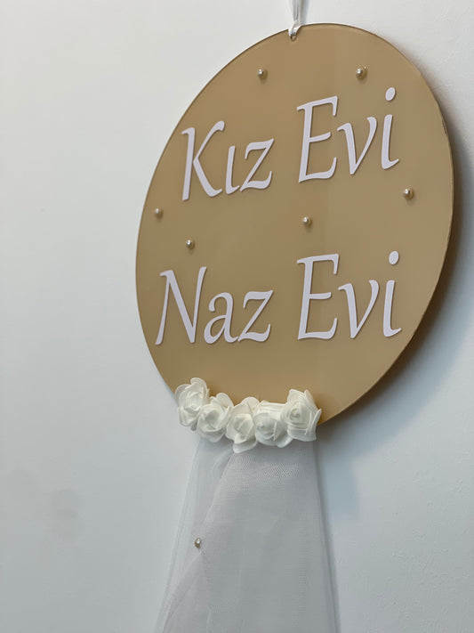 Kiz Evi Naz Evi Türschild